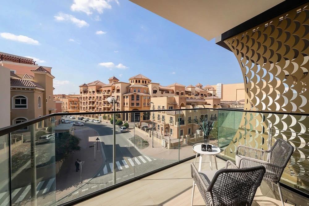 Дубай: Excellent 1BR in Binghatti Crescent