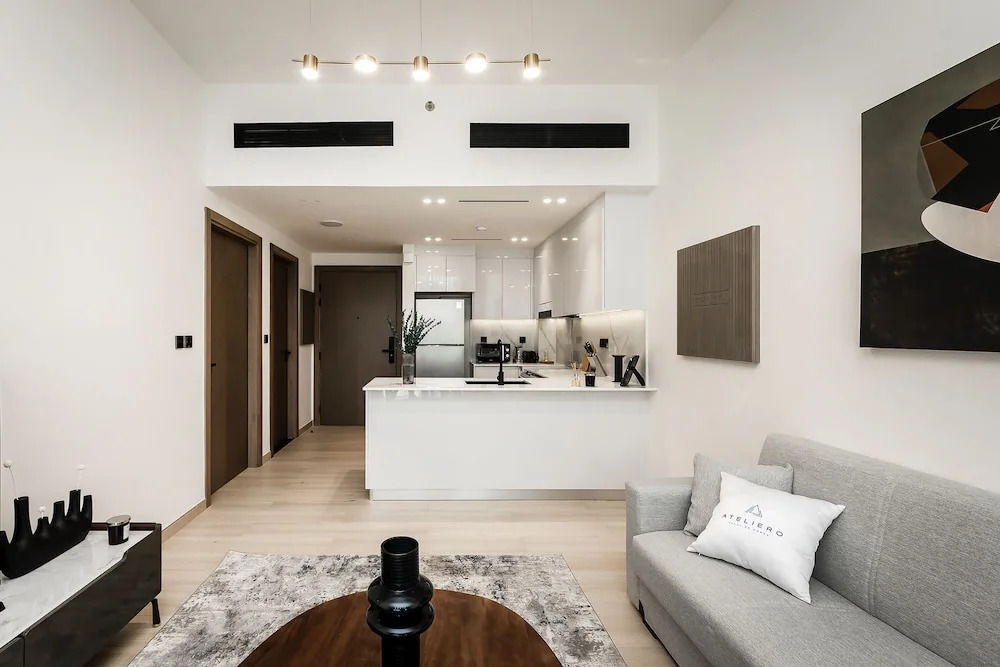 Дубай: Excellent 1BR in Binghatti Crescent