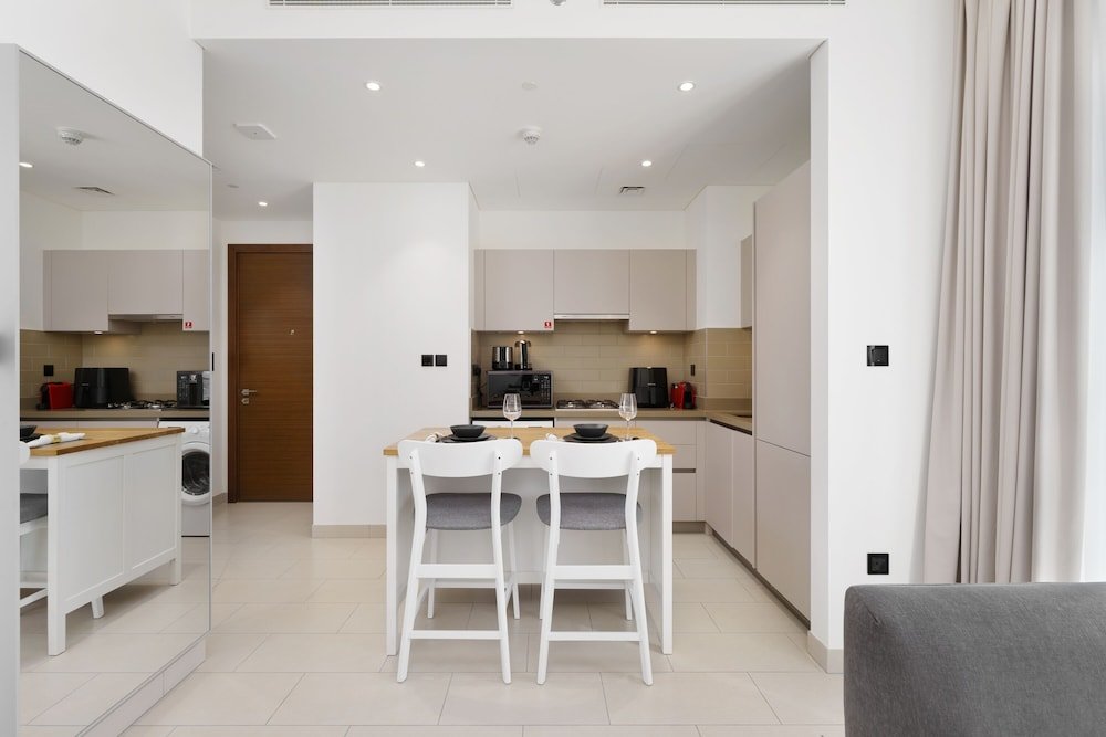 Дубай: Maison Privee - Modern & Chic Retreat 10min from Downtown Dubai