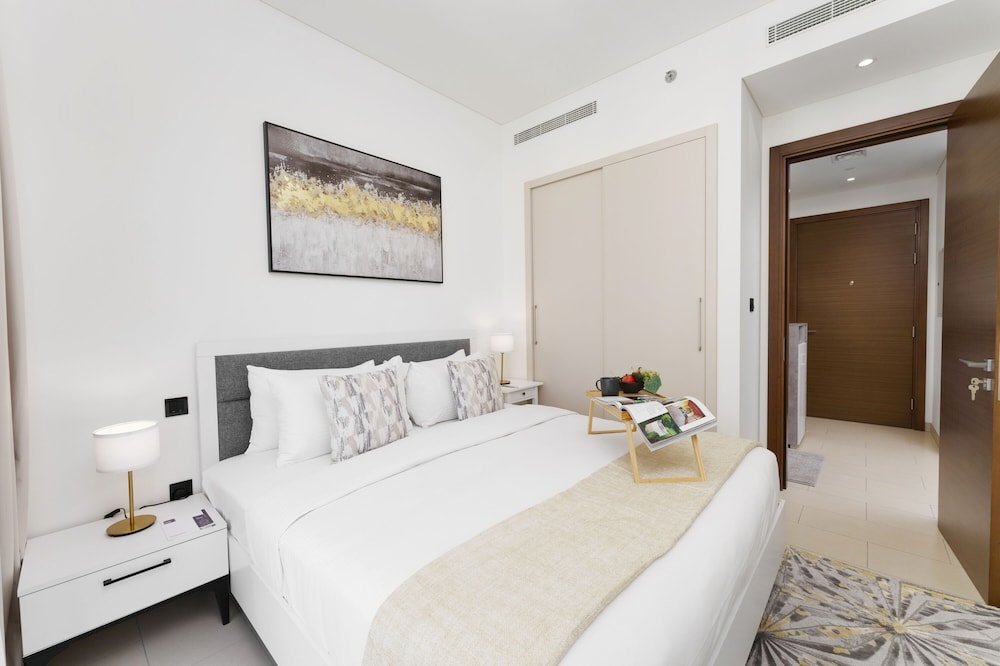Дубай: Maison Privee - Modern & Chic Retreat 10min from Downtown Dubai