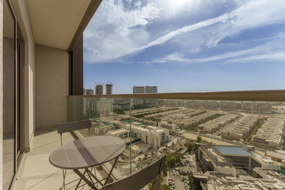 Дубай: Maison Privee - Modern & Chic Retreat 10min from Downtown Dubai