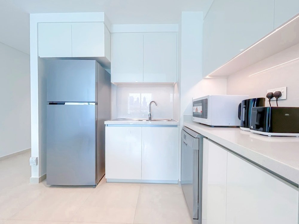 Дубай: Luxury 2B in Downtown Views Balcony and Burj View