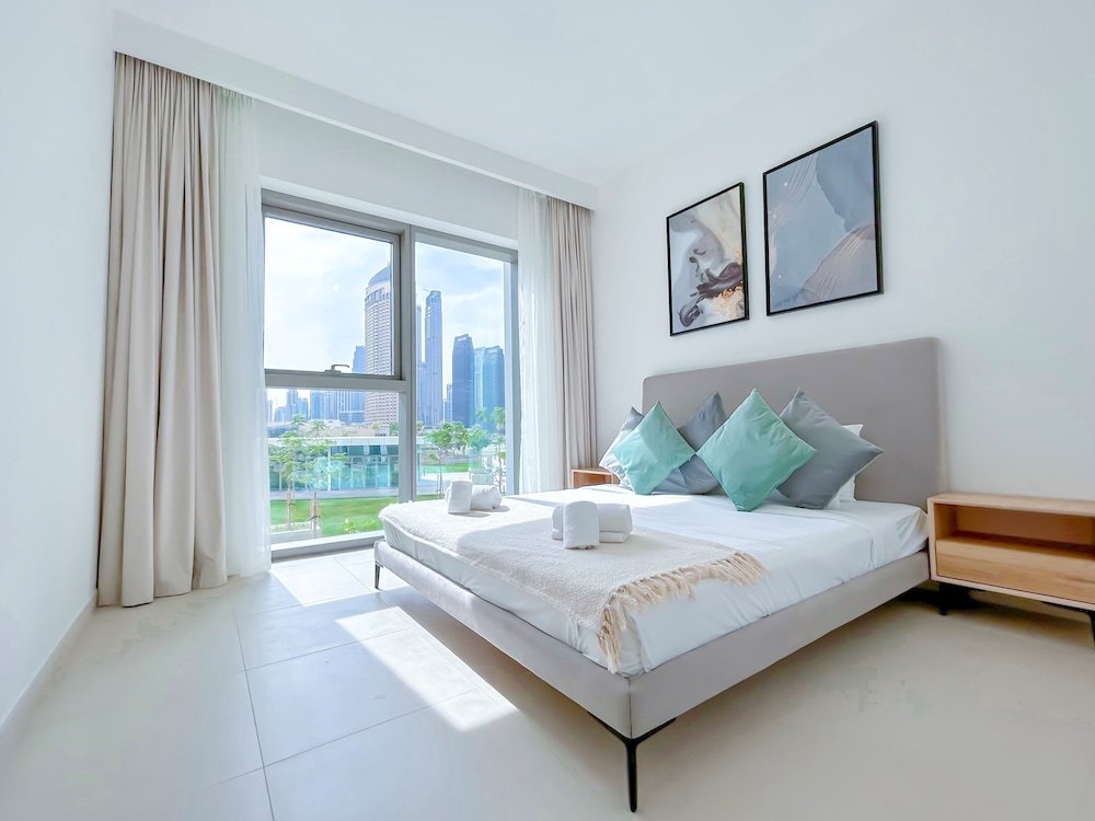 Дубай: Luxury 2B in Downtown Views Balcony and Burj View