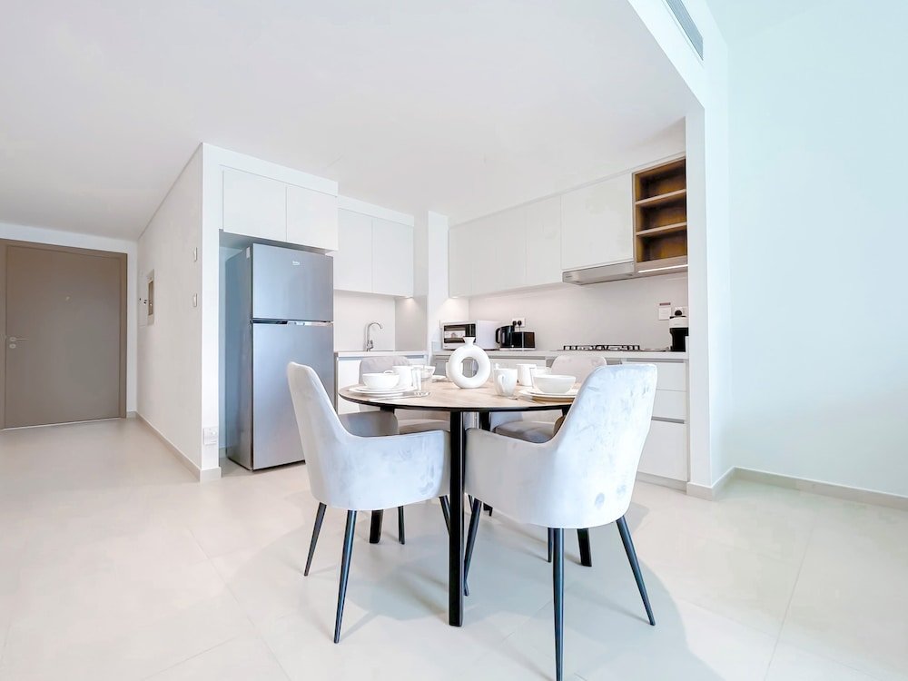 Дубай: Luxury 2B in Downtown Views Balcony and Burj View