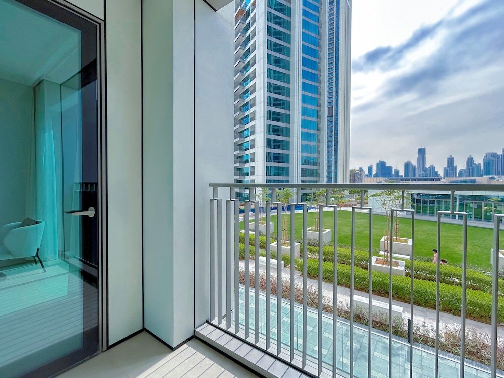 Дубай: Luxury 2B in Downtown Views Balcony and Burj View