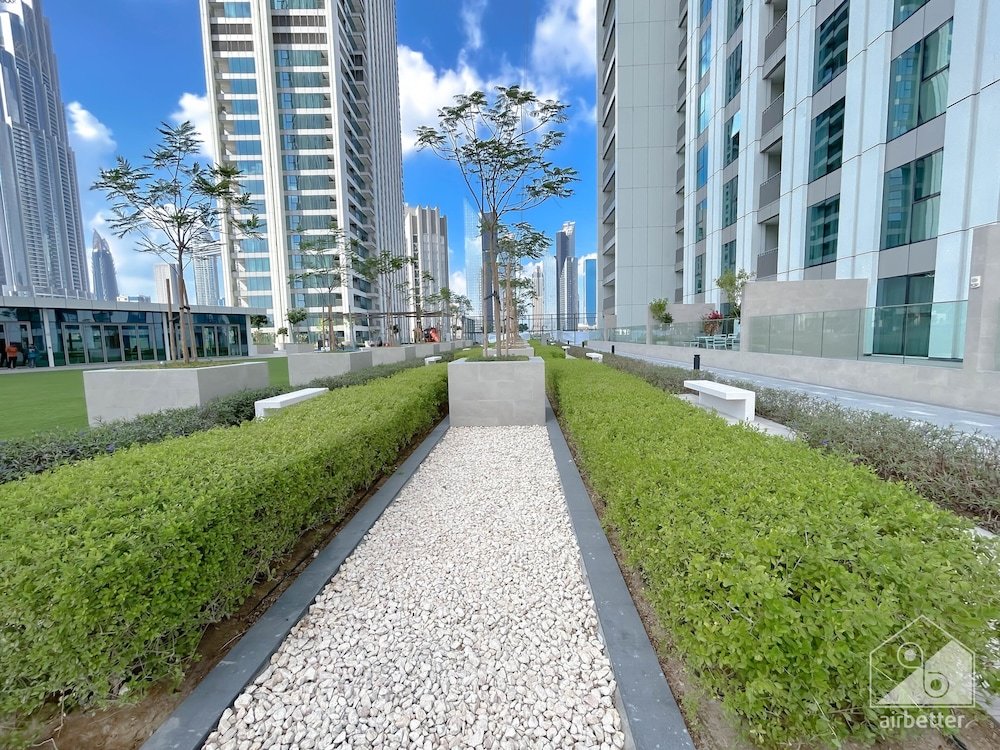 Дубай: Luxury 2B in Downtown Views Balcony and Burj View