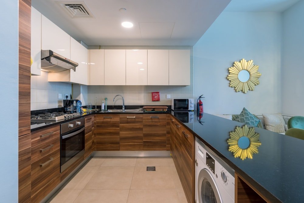 Дубай: Stunning 1B Apartment With Balcony in Dubai Marina