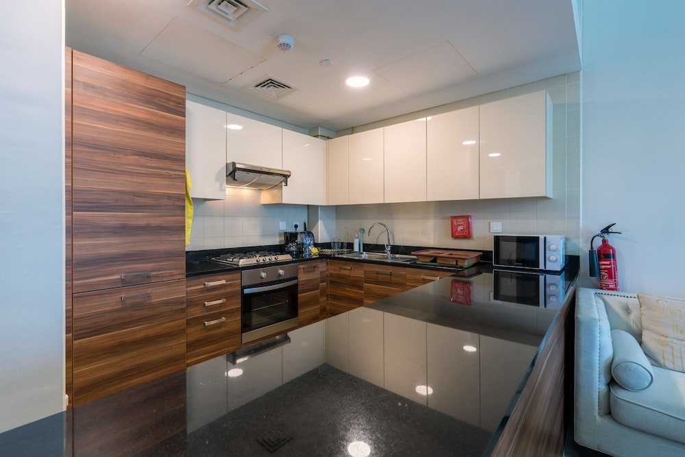 Дубай: Stunning 1B Apartment With Balcony in Dubai Marina