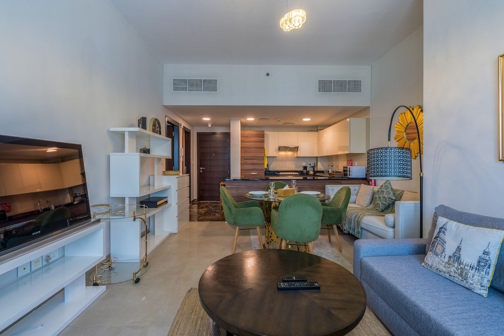 Дубай: Stunning 1B Apartment With Balcony in Dubai Marina