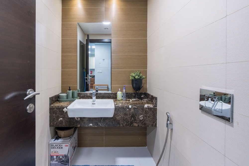 Дубай: Stunning 1B Apartment With Balcony in Dubai Marina