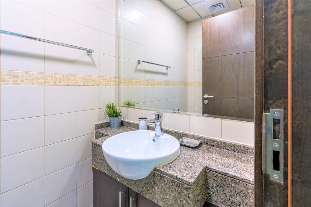 Дубай: Gorgeous 1B With Balcony in Dubai Marina