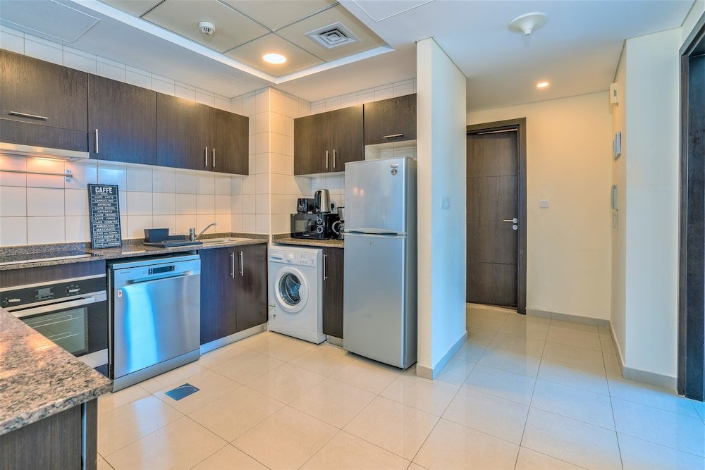 Дубай: Gorgeous 1B With Balcony in Dubai Marina