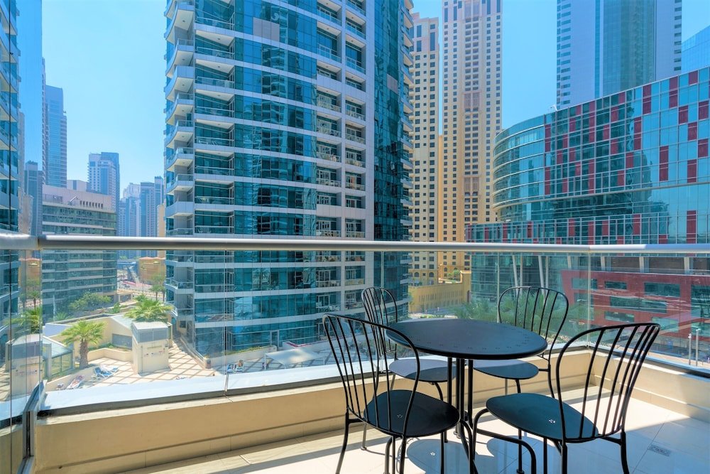 Дубай: Gorgeous 1B With Balcony in Dubai Marina