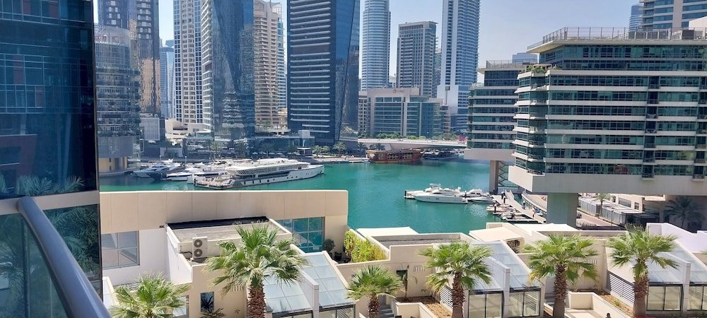 Дубай: Gorgeous 1B With Balcony in Dubai Marina