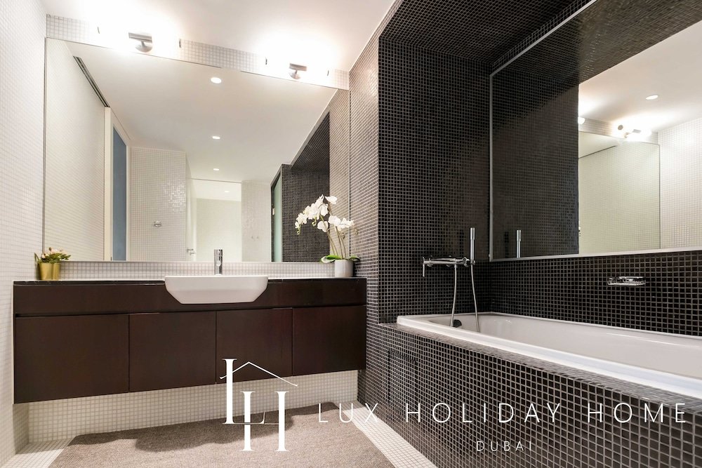 Дубай: LUX  The Elegant DIFC Suite