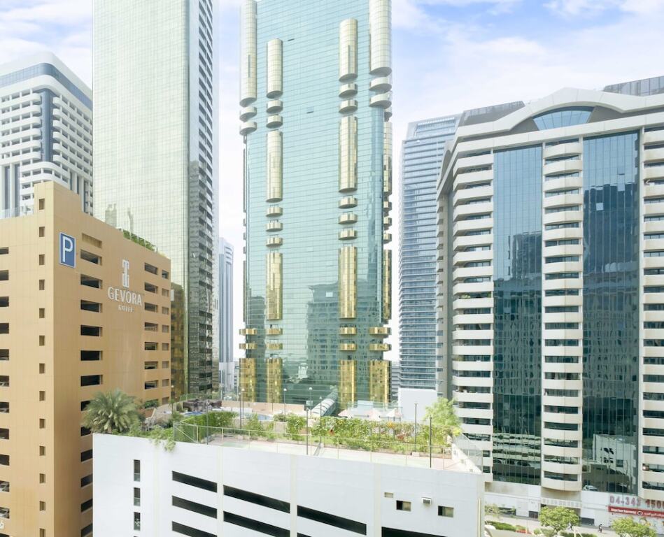 Дубай: LUX  The Elegant DIFC Suite