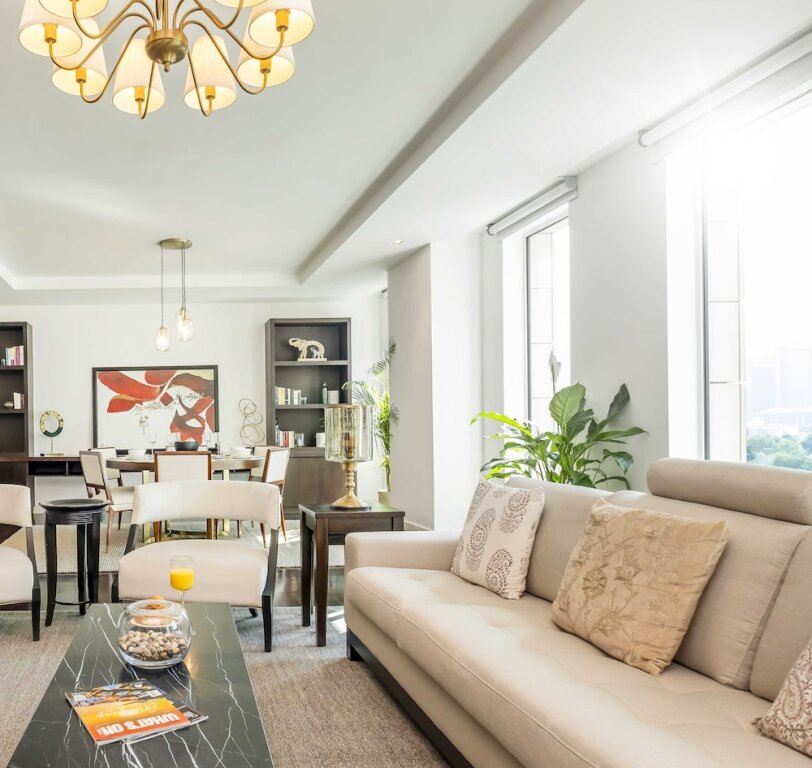 Дубай: LUX  The Elegant DIFC Suite