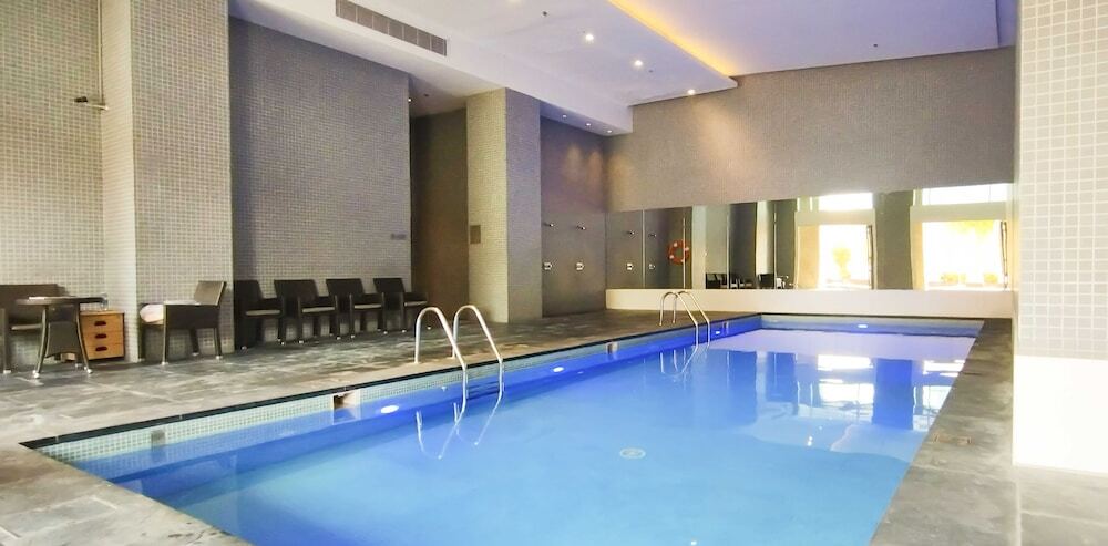 Дубай: LUX  The Elegant DIFC Suite