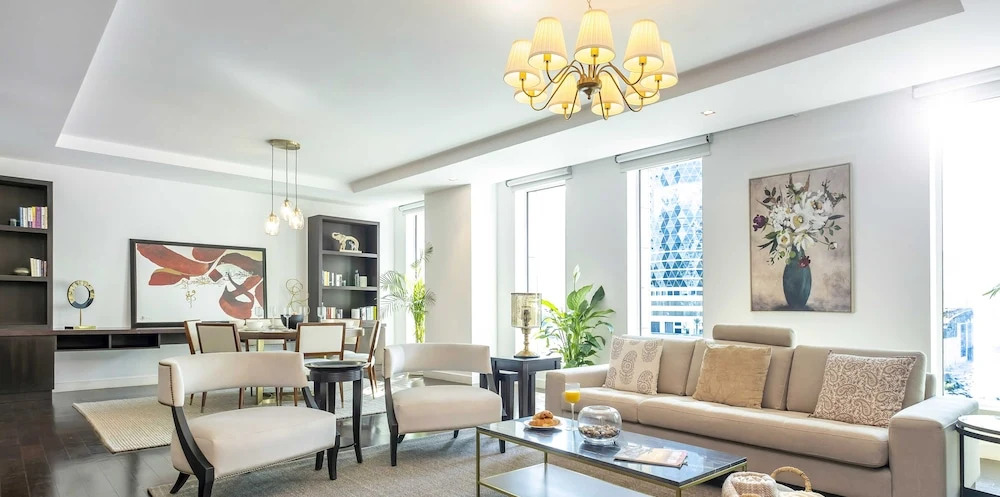 Дубай: LUX  The Elegant DIFC Suite