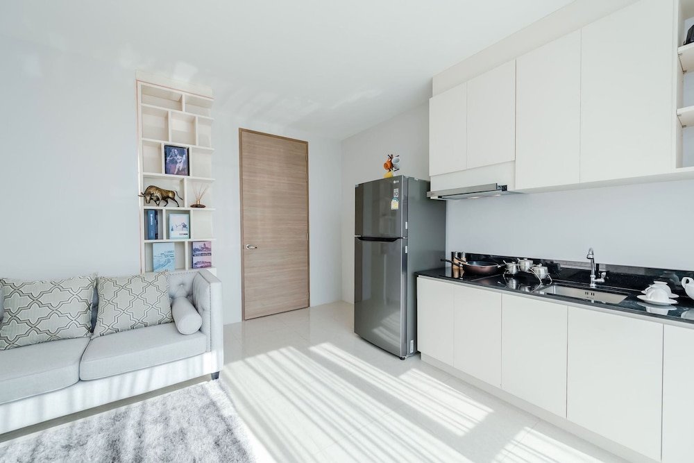 Пхукет: Condo Viva Patong A703 Freedom Beach