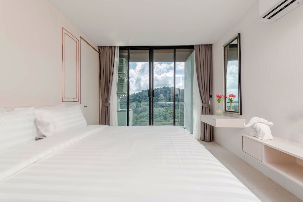 Пхукет: Condo Viva Patong A703 Freedom Beach