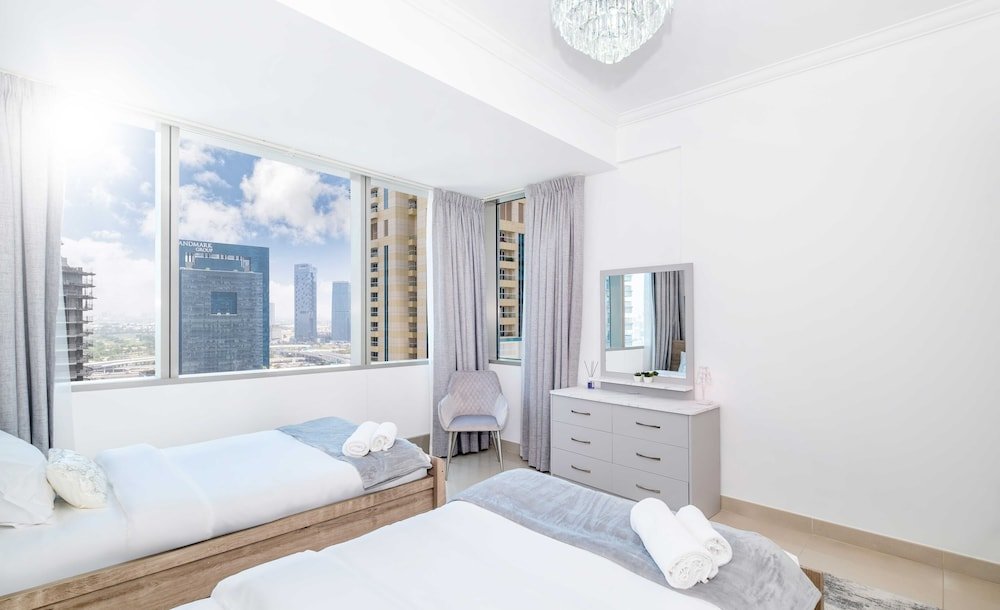 Дубай: LUX The Marina Ocean View Suite 4