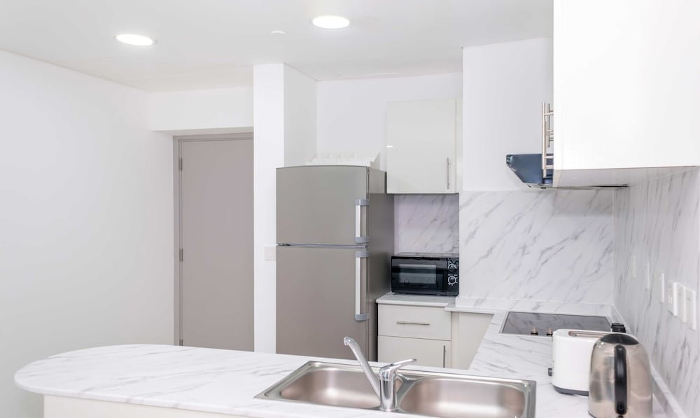 Дубай: LUX The Marina Ocean View Suite 4