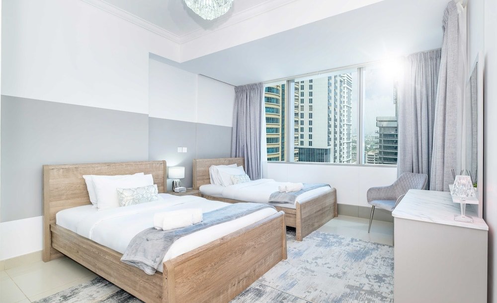 Дубай: LUX The Marina Ocean View Suite 4
