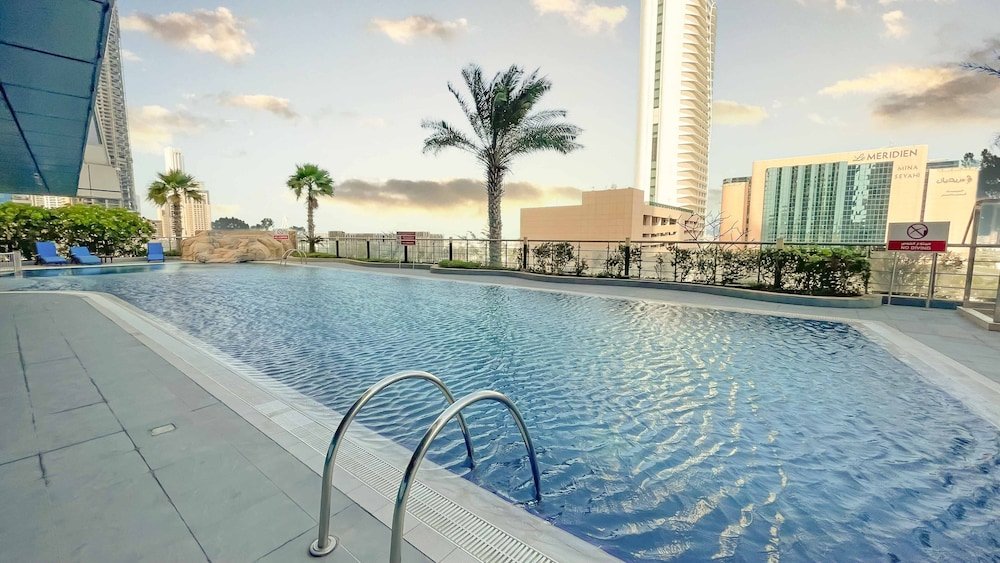 Дубай: LUX The Marina Ocean View Suite 4