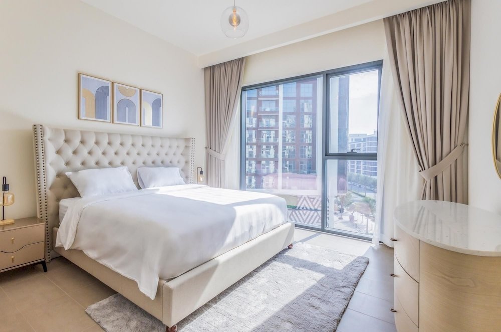 Дубай: Elite LUX Holiday Homes - Upscale Stylish 2BR Dubai Hills
