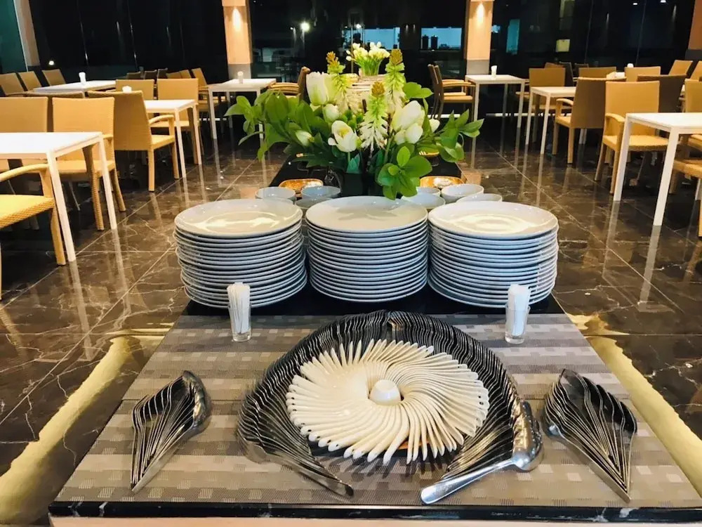 Пхитсанулок: Mayflower Grande Suite Hotel