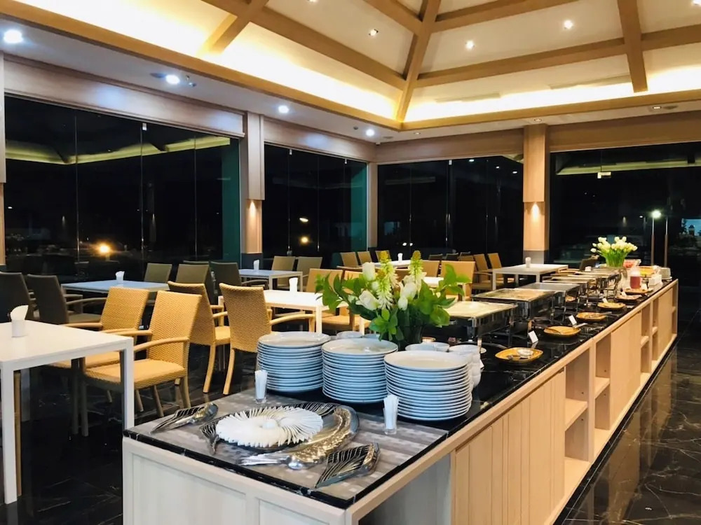 Пхитсанулок: Mayflower Grande Suite Hotel