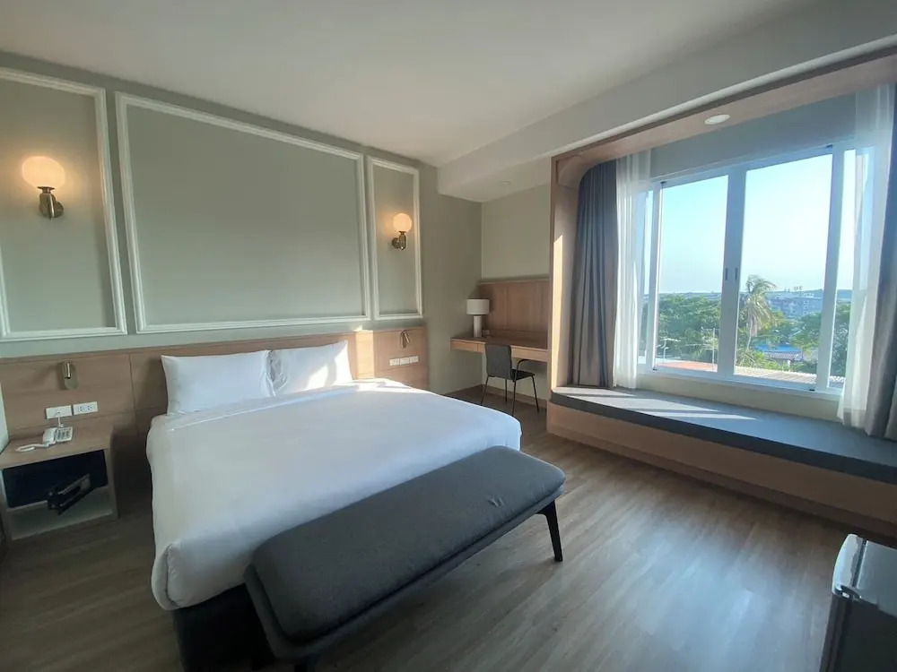 Пхитсанулок: Mayflower Grande Suite Hotel