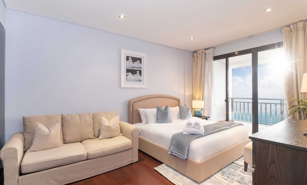 Дубай: LUX The Anantara Residence Suite