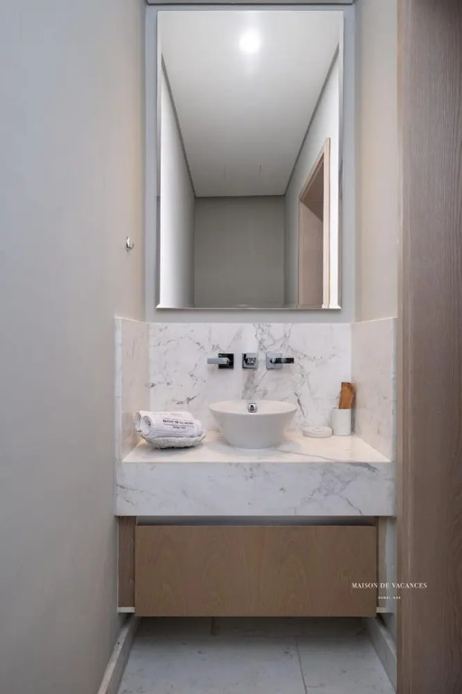 Дубай: The Palm Tower Skyline View 2 Bedroom in Dubai