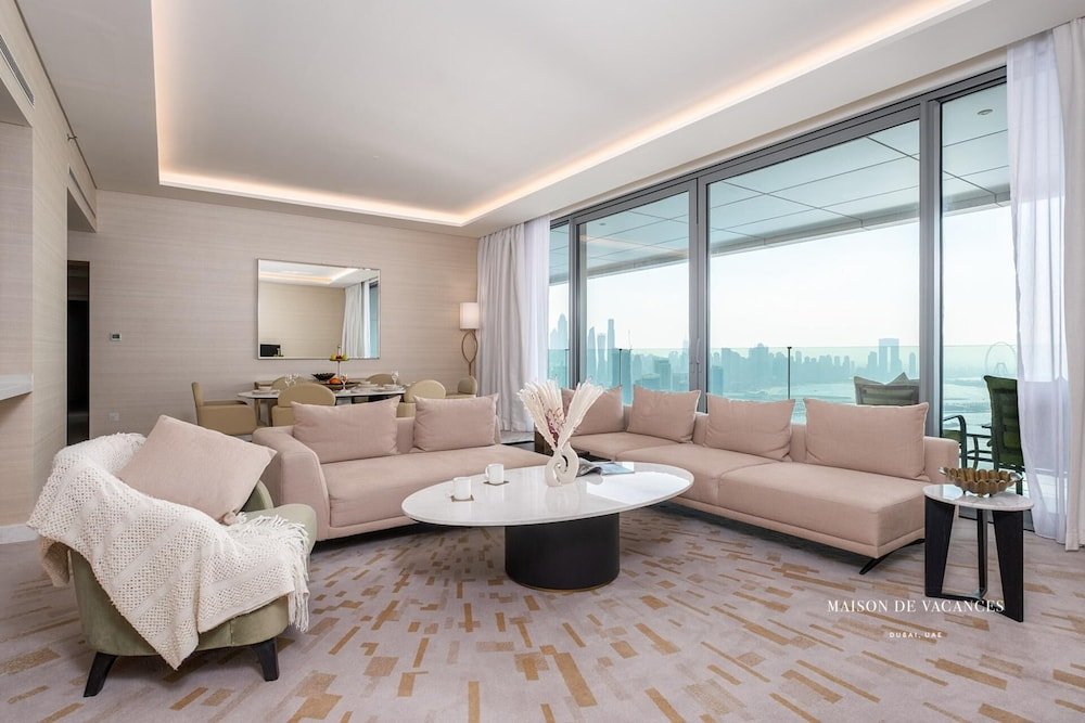 Дубай: The Palm Tower Skyline View 2 Bedroom in Dubai