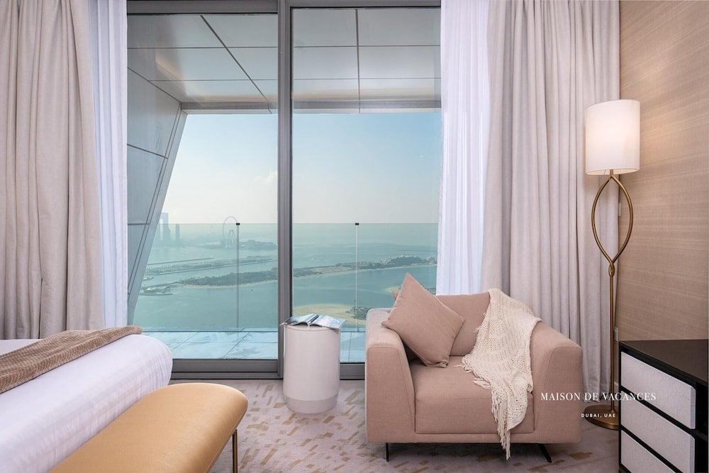 Дубай: The Palm Tower Skyline View 2 Bedroom in Dubai