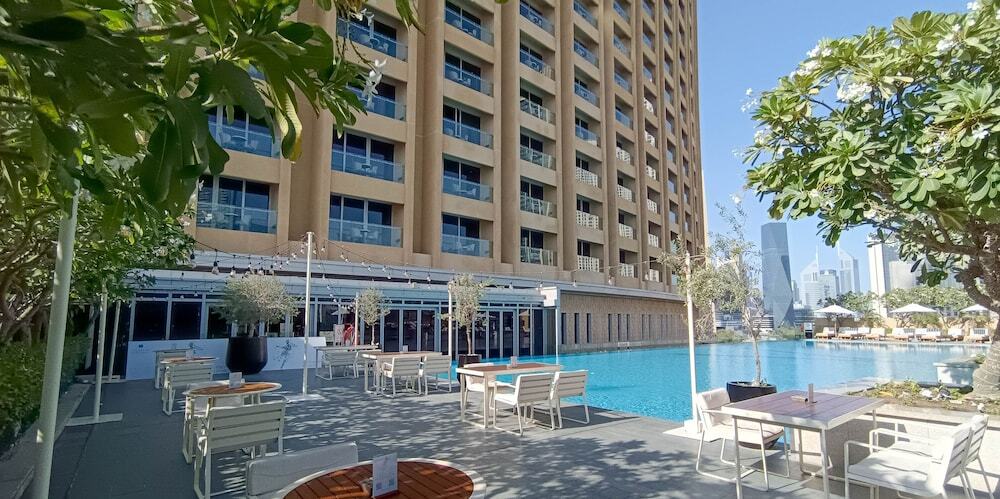 Дубай: LUX  The Address Dubai Mall Suite
