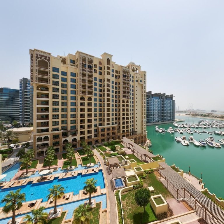 Дубай: Palm Jumeirah Marina Residence 3 Bedroom