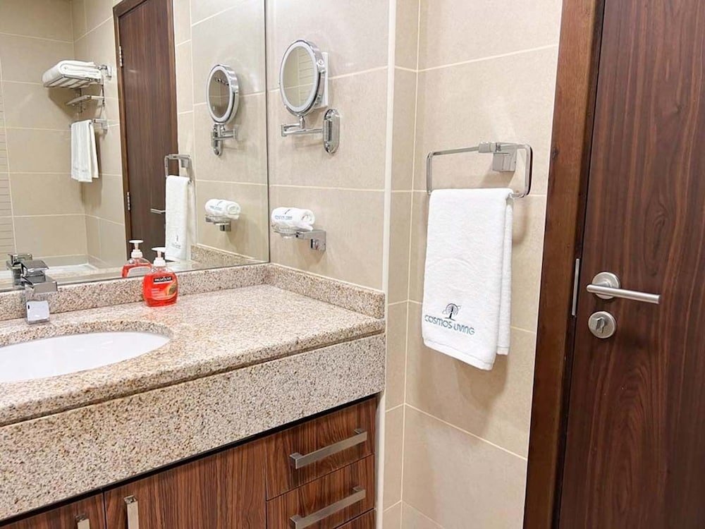 Дубай: Cosmos Living Luxurious Studio Near Mari