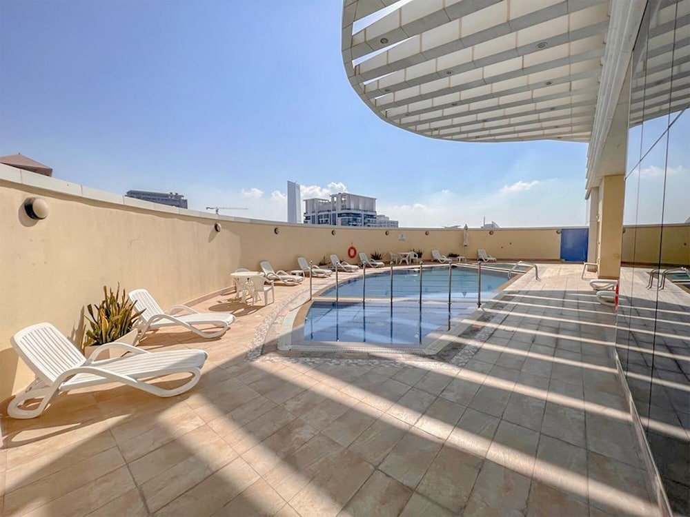 Дубай: Cosmos Living Luxurious Studio Near Mari