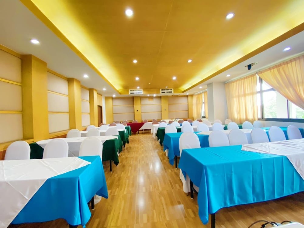 Сакон Накхон: Phuphanplace Hotel