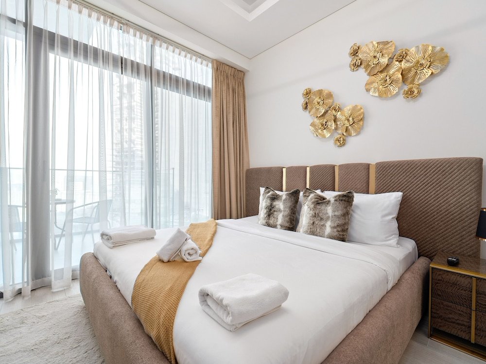 Дубай: Lovely Studio with Cozy Balcony and Outdoor Pool