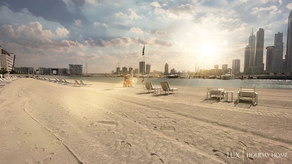 Дубай: LUX  Luxury Sunrise Beachfront Suite 1