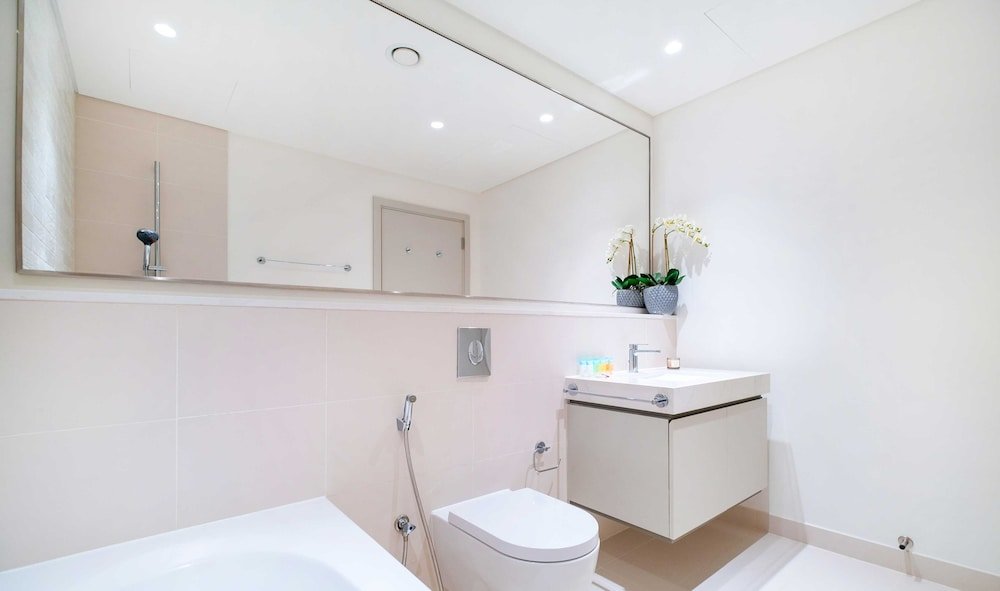 Дубай: LUX  Luxury Sunrise Beachfront Suite 1