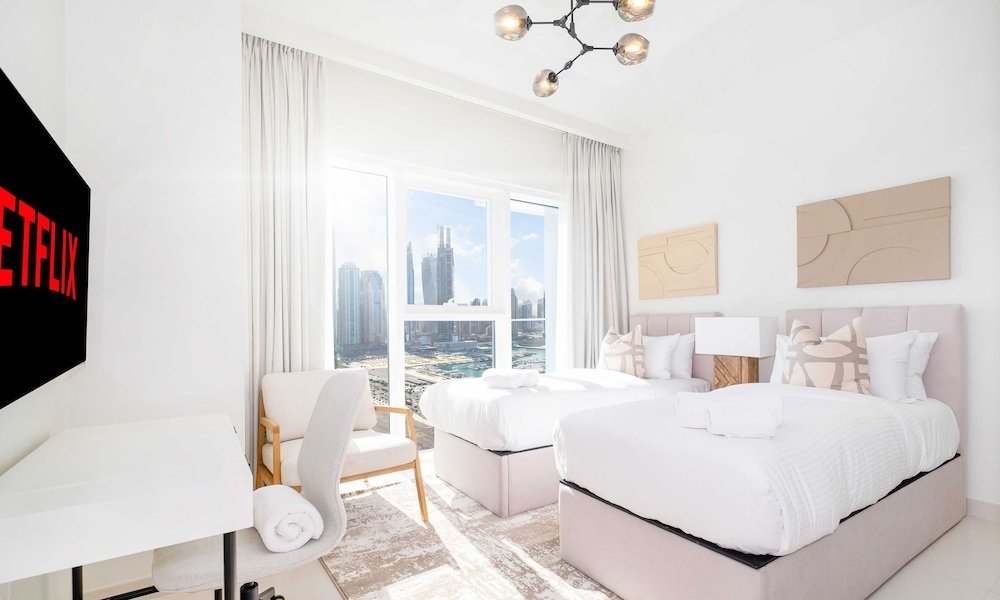 Дубай: LUX  Luxury Sunrise Beachfront Suite 1