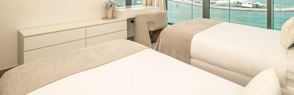 Дубай: HomesGetaway-2BR in Beach Vista Tower 1
