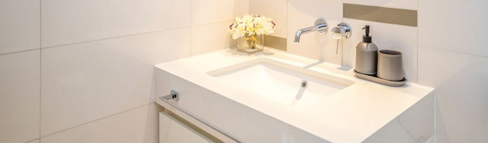 Дубай: HomesGetaway-2BR in Beach Vista Tower 1