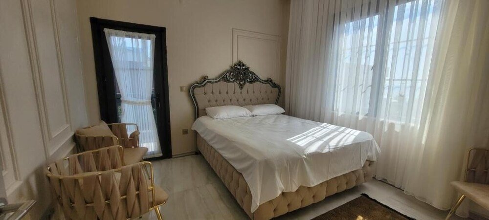 Бююкчекмедже: Villa Red Tent