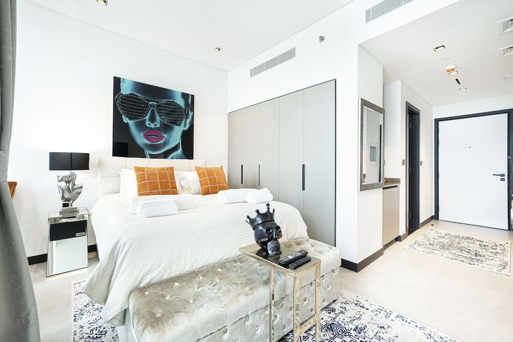 Дубай: Waves - The Suite Dubai Luxury Studio Waterfront Living
